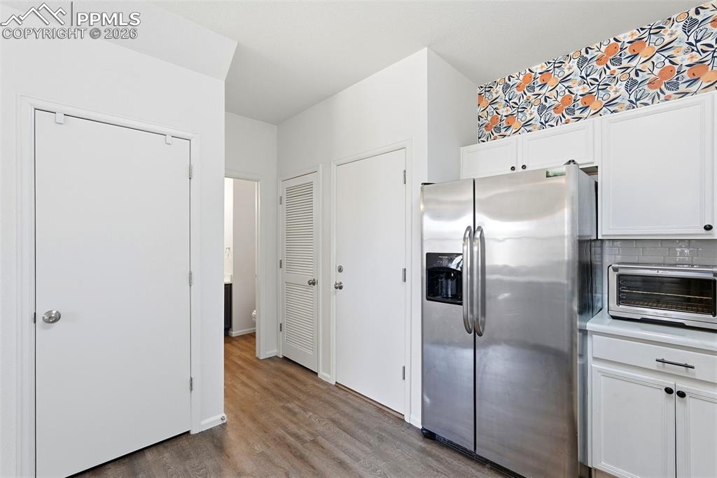 Image 21 of 43: Kitchen