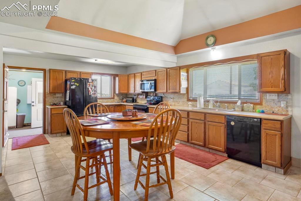 Listing 8694717, Image 11 of 40