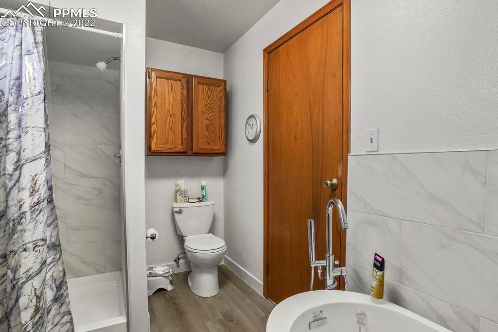 Listing 8694717, Image 16 of 40