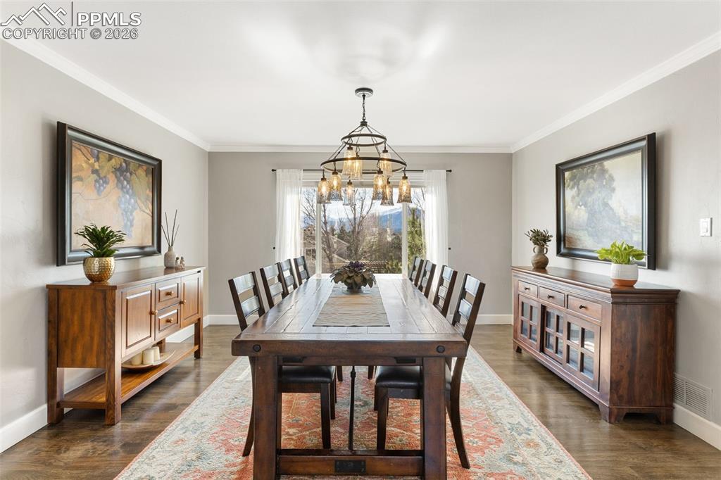 Image 10 of 48: Entry