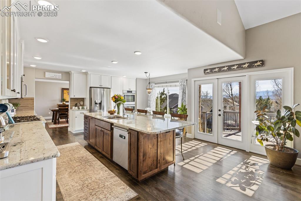 Image 16 of 48: Great Room