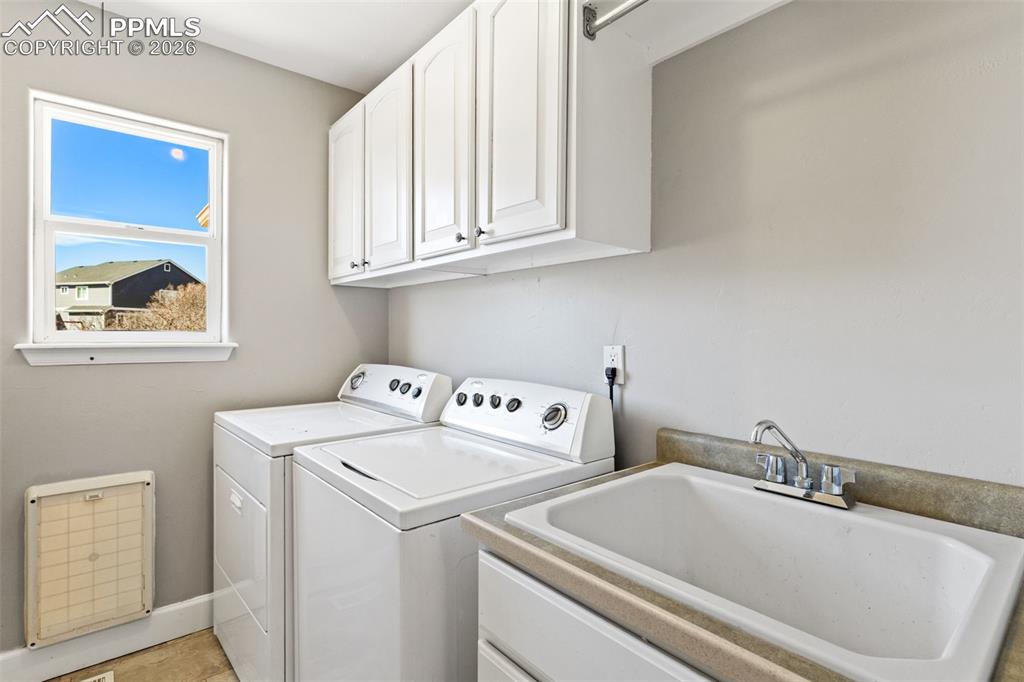 Image 22 of 48: Loft