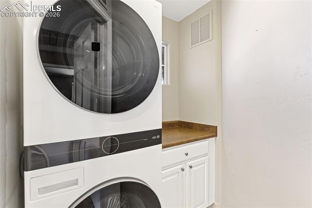 Image 23 of 48: Laundry