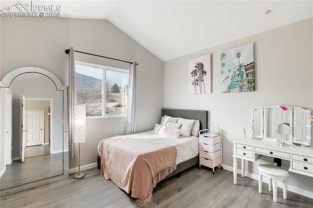 Image 27 of 35: Bedroom