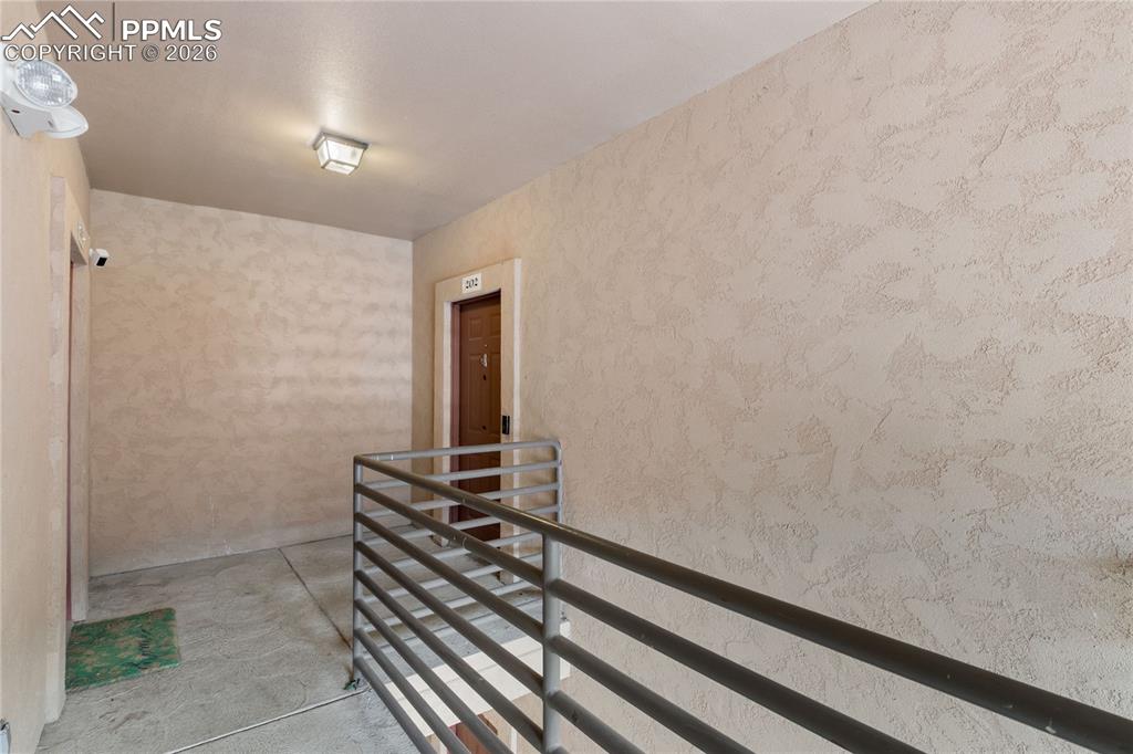 Image 3 of 35: Entry