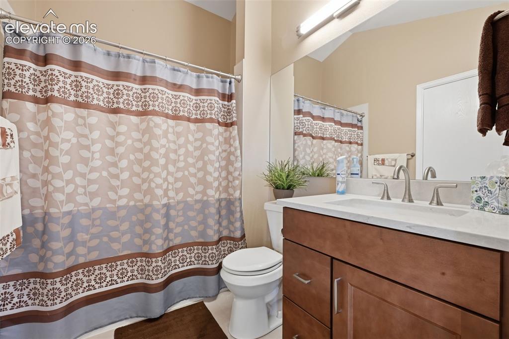 Image 15 of 38: Bathroom