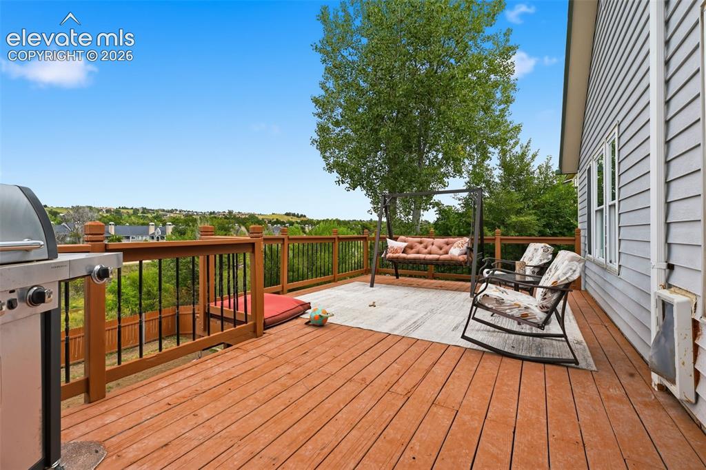 Image 29 of 38: Deck