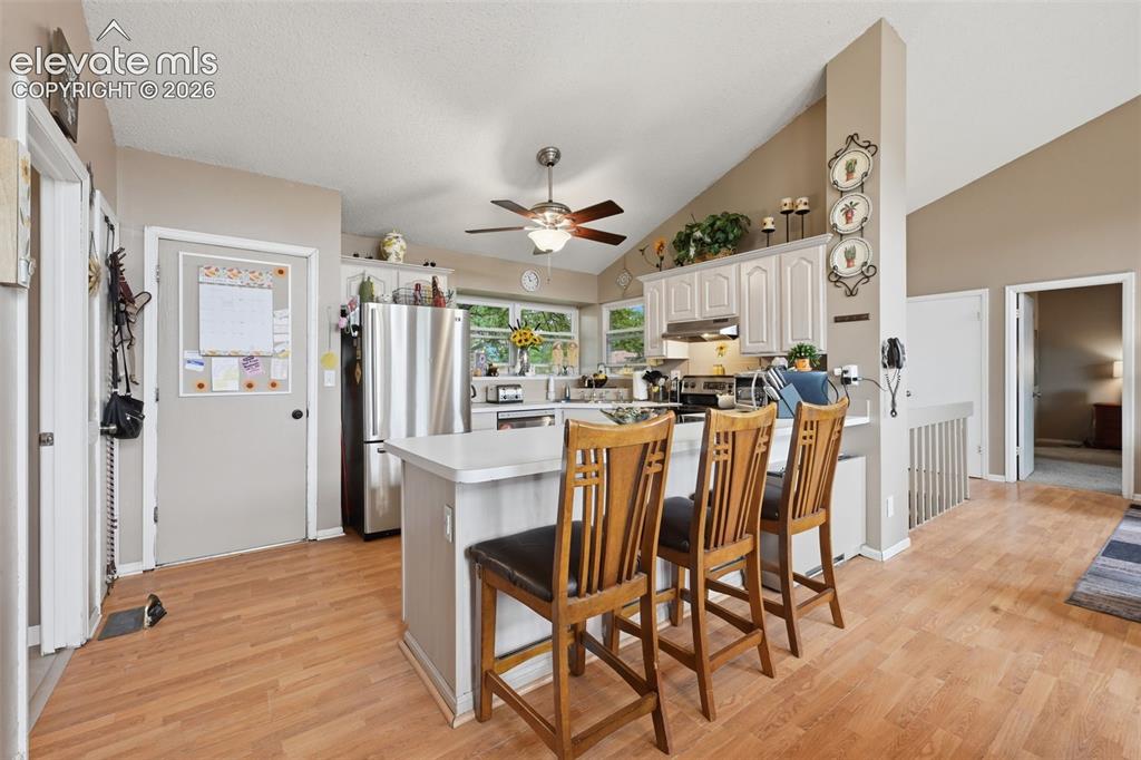 Image 9 of 38: Kitchen