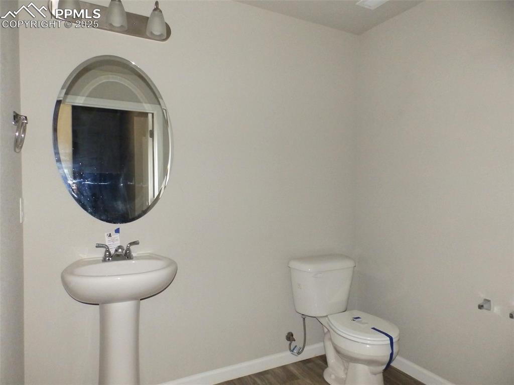 Image 6 of 15: Bathroom