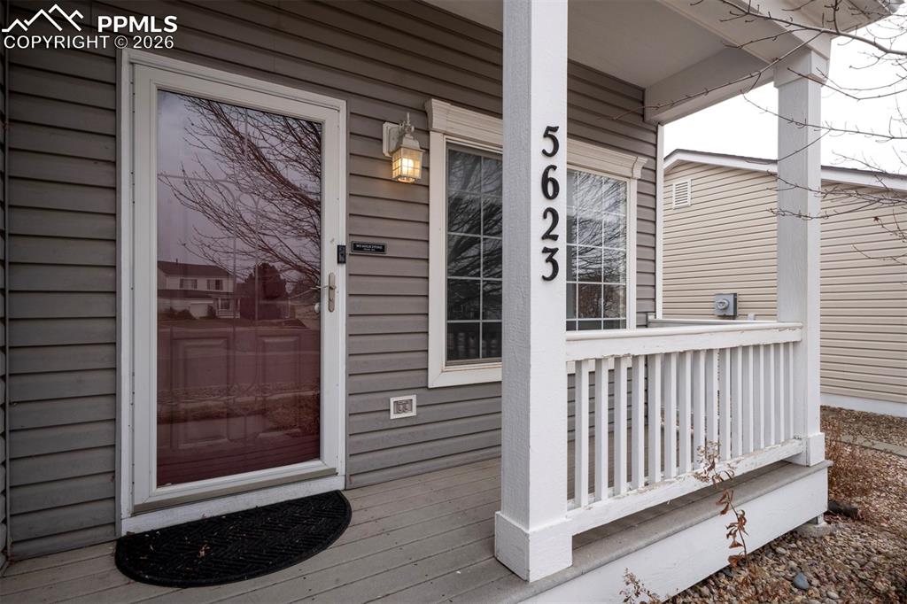 Image 3 of 32: Entry