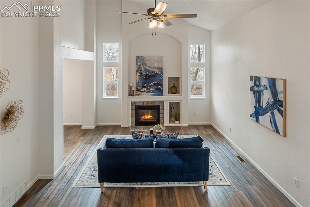 Listing 8698725, Image 5 of 38