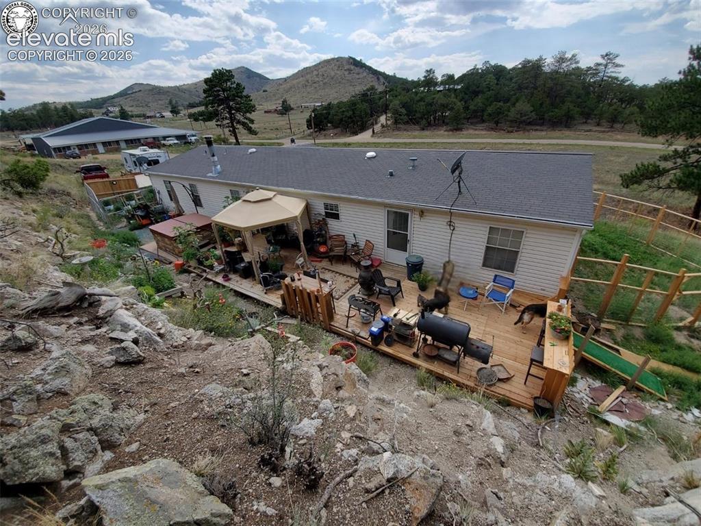 Image 19 of 19: Back of Structure