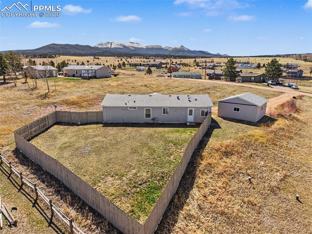 Image 24 of 27: Expansive panoramic views in every direction