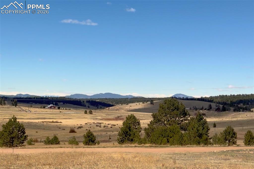Image 27 of 27: Beautiful meadow and mountain views