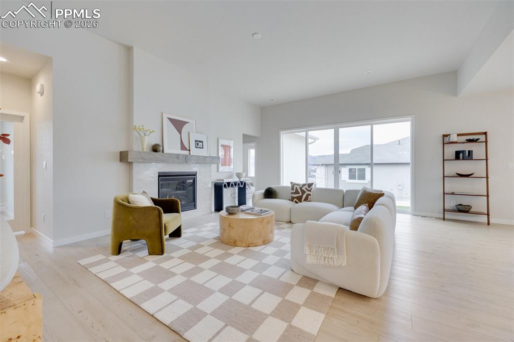 Image 2 of 11: Living Room