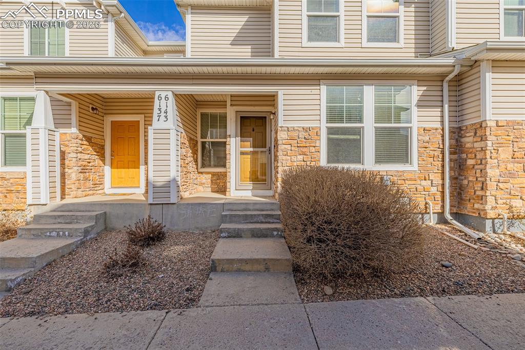 Image 1 of 33: Entry