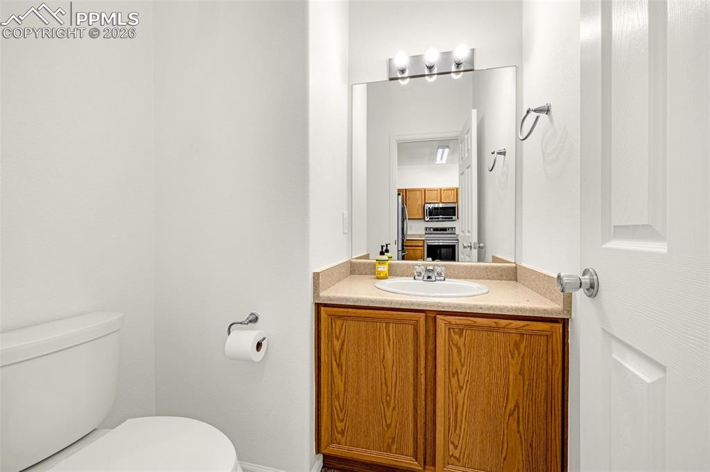 Image 11 of 33: Bathroom