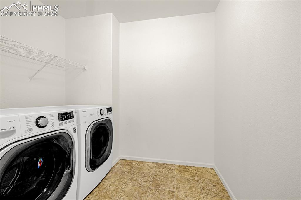 Image 18 of 33: Laundry