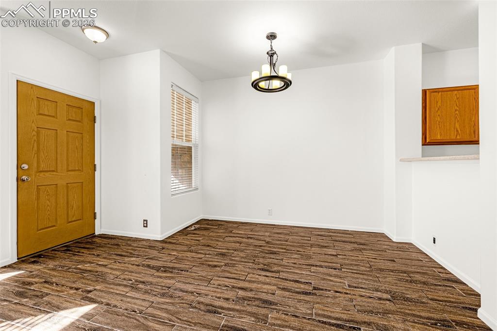 Image 7 of 33: Entry