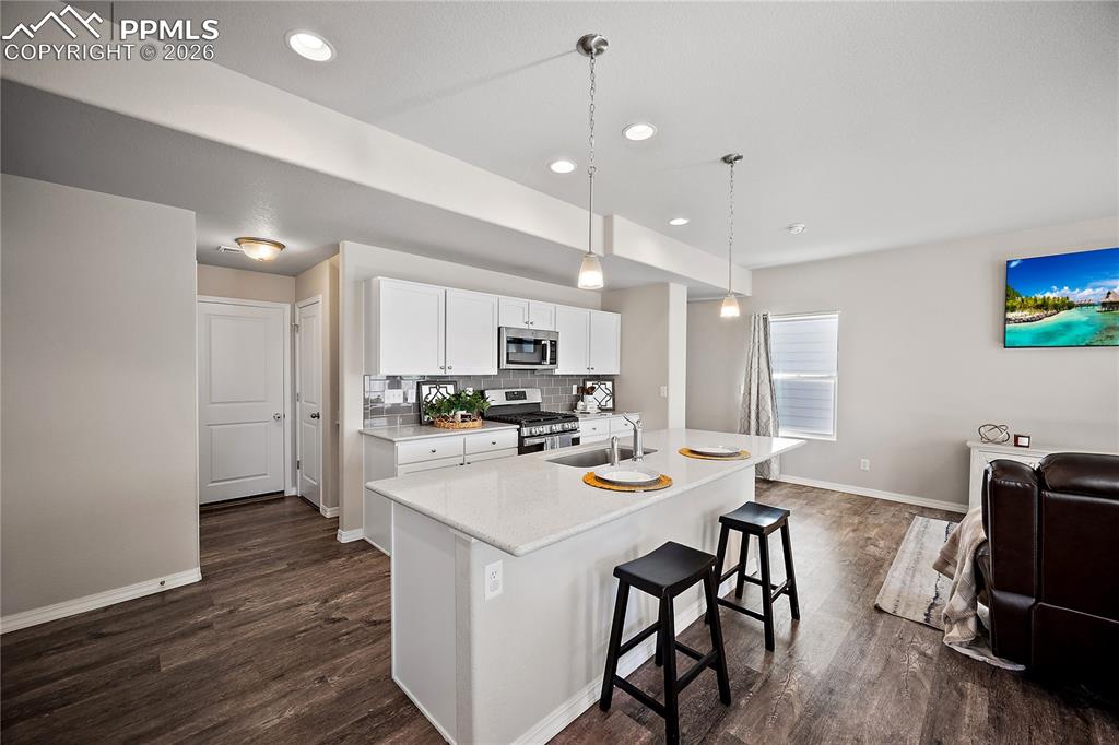 Image 10 of 50: Kitchen