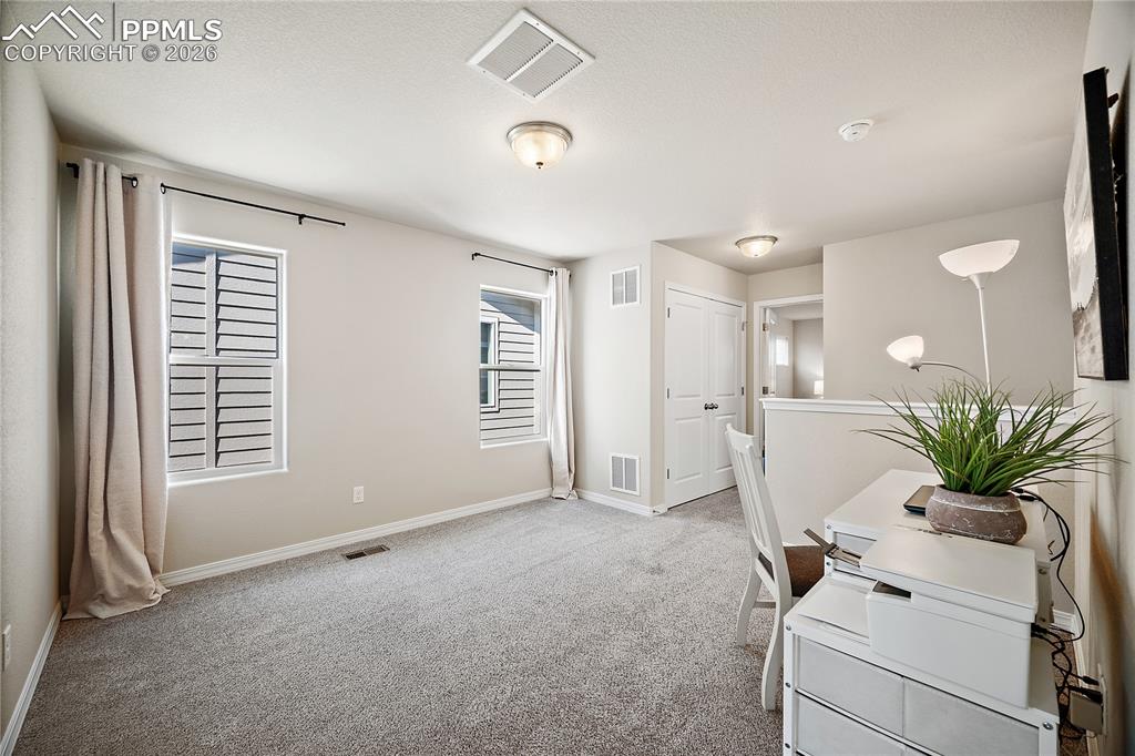 Image 19 of 50: Loft