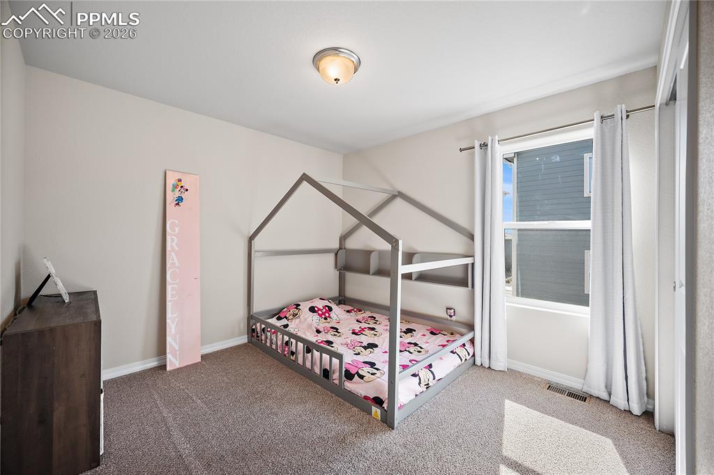 Image 28 of 50: Bedroom