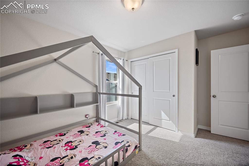 Image 29 of 50: Bedroom