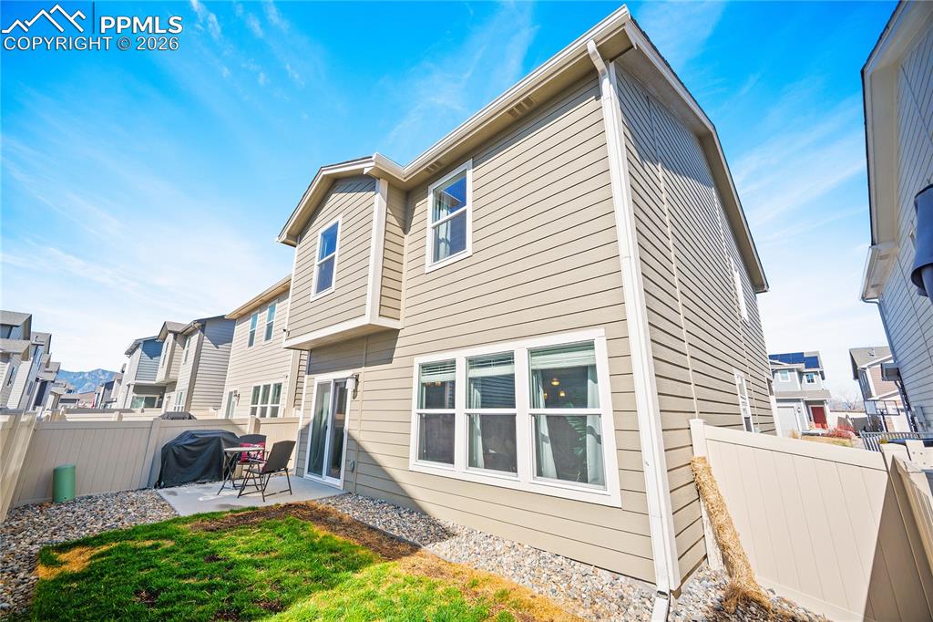 Image 32 of 50: Back of Structure