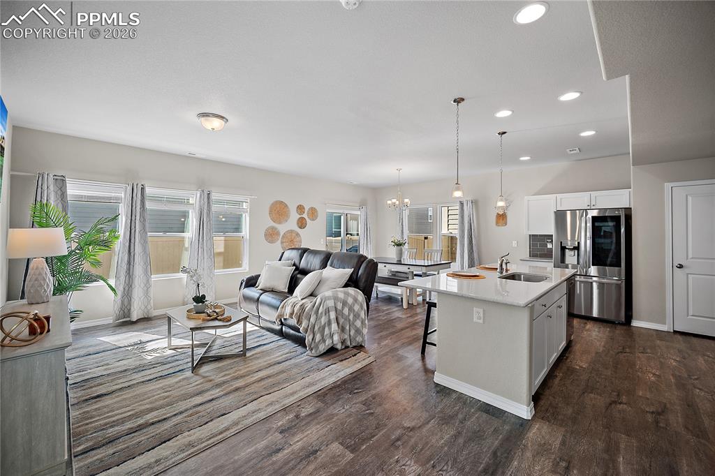 Image 6 of 50: Kitchen