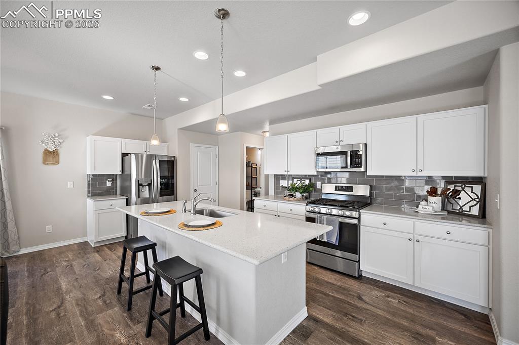 Image 9 of 50: Kitchen