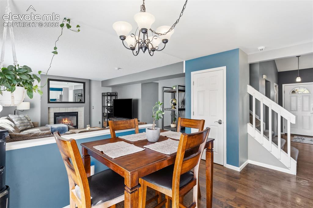 Image 13 of 50: Dining Area
