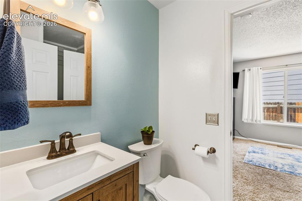 Image 16 of 50: Bathroom