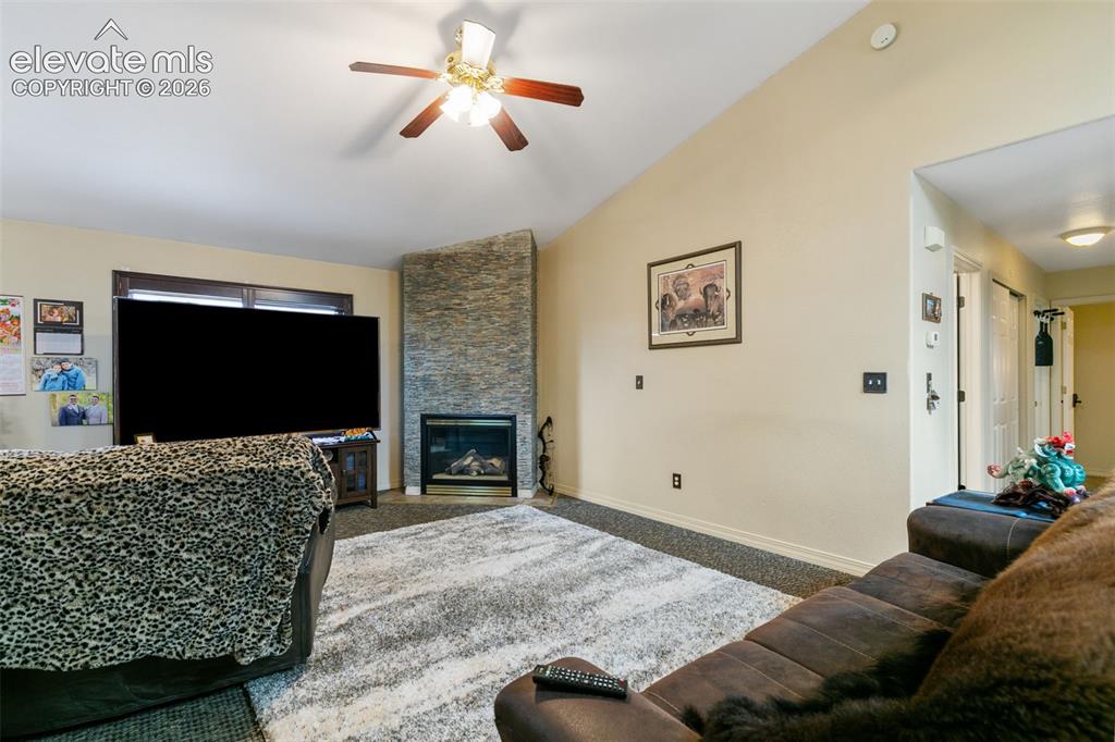 Image 6 of 32: Living Room