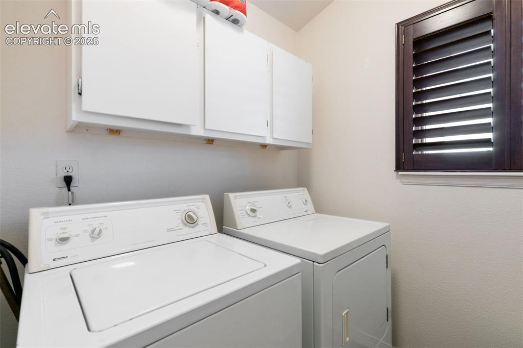 Image 7 of 32: Laundry