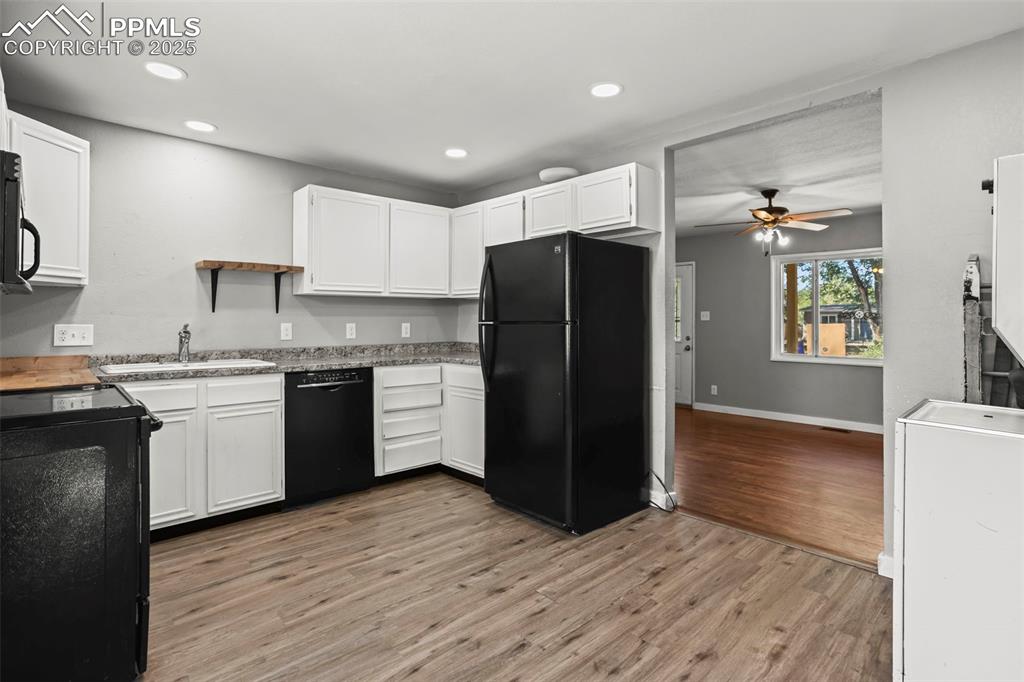 Image 9 of 22: Kitchen