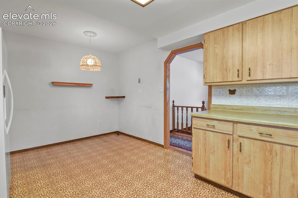 Image 14 of 39: Dining Area