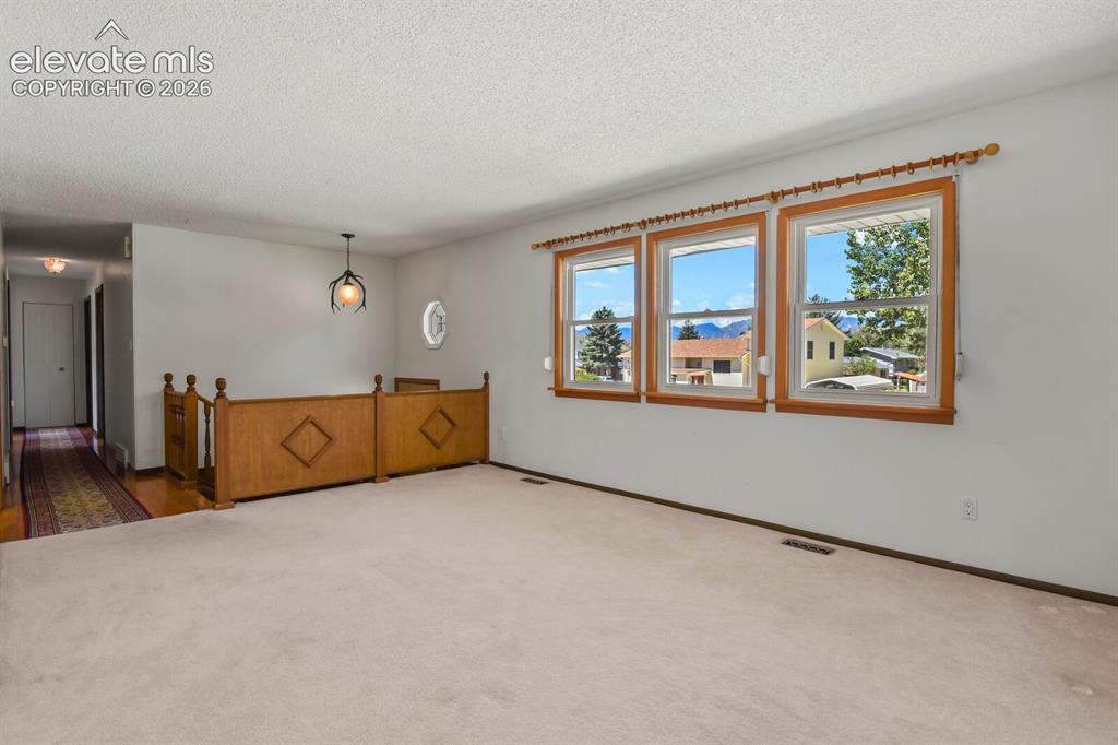 Image 6 of 39: Family Room