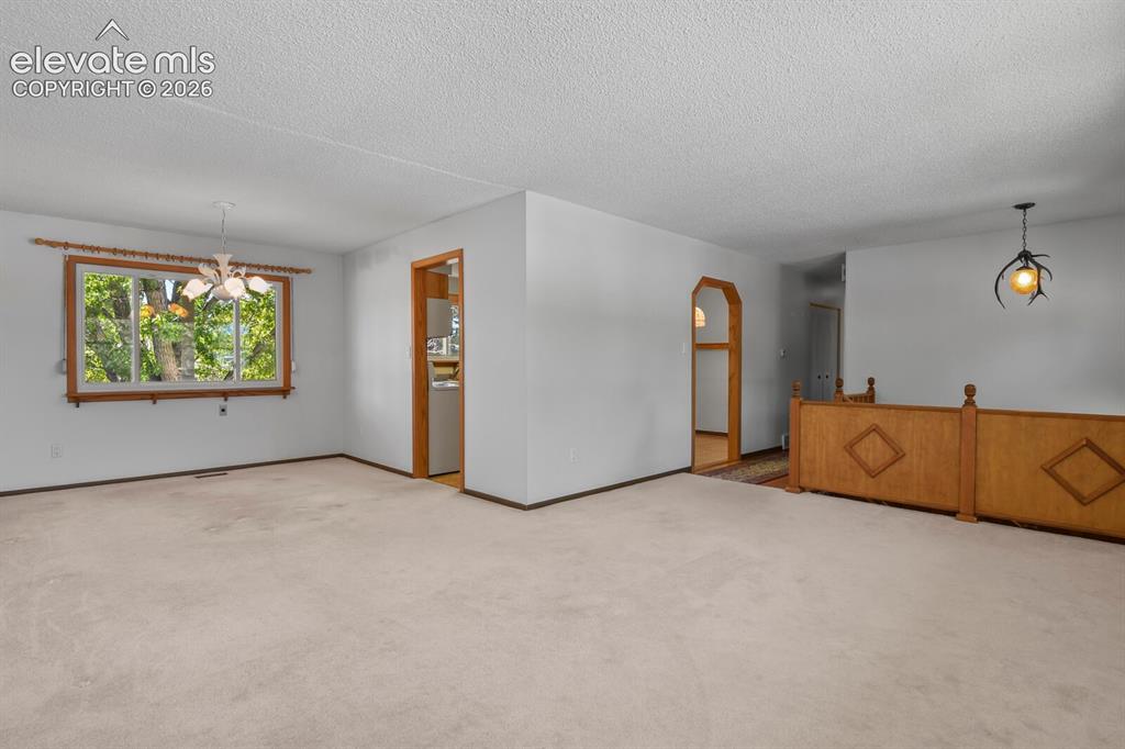 Image 7 of 39: Dining Room