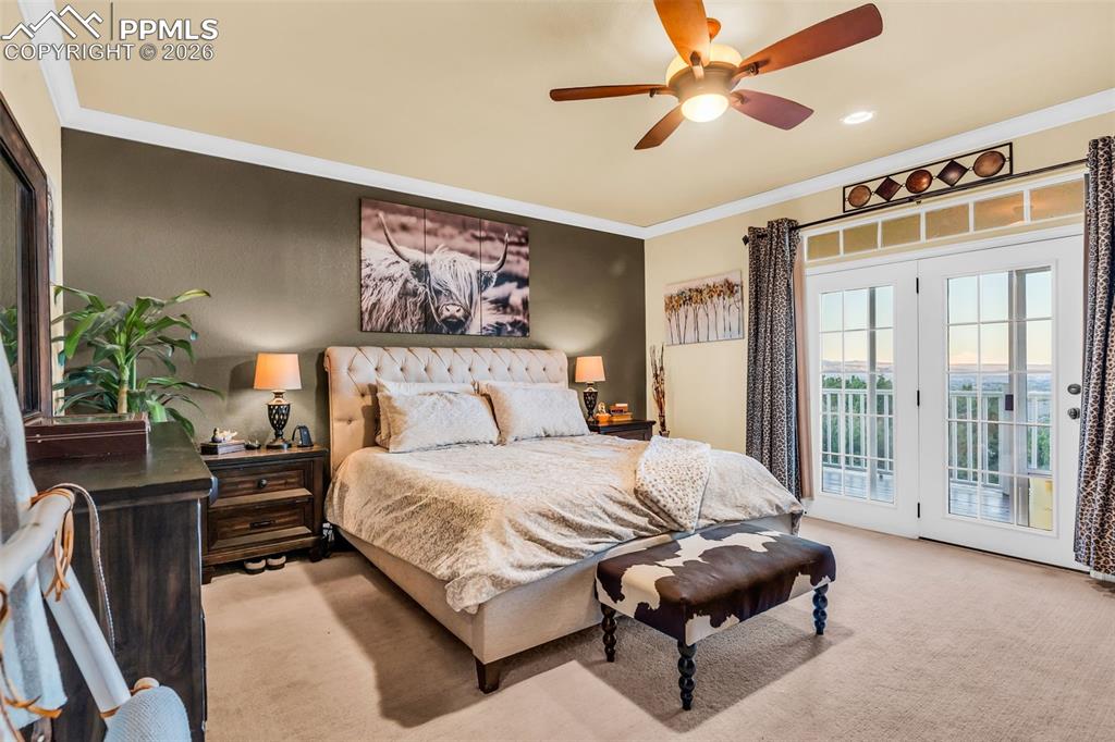 Image 21 of 50: Bedroom