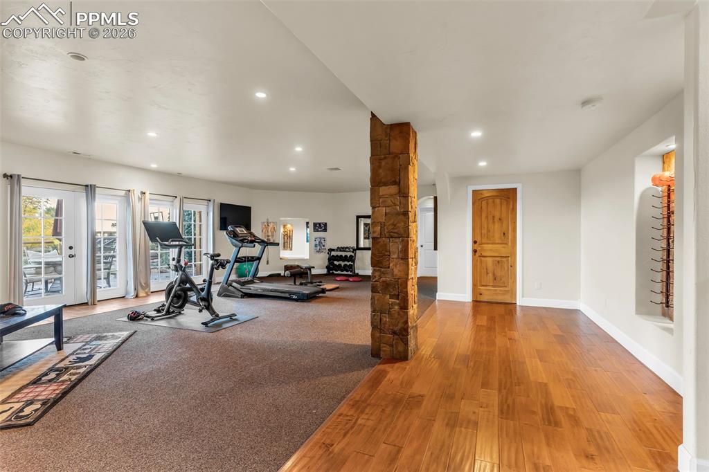 Image 30 of 50: Exercise Room