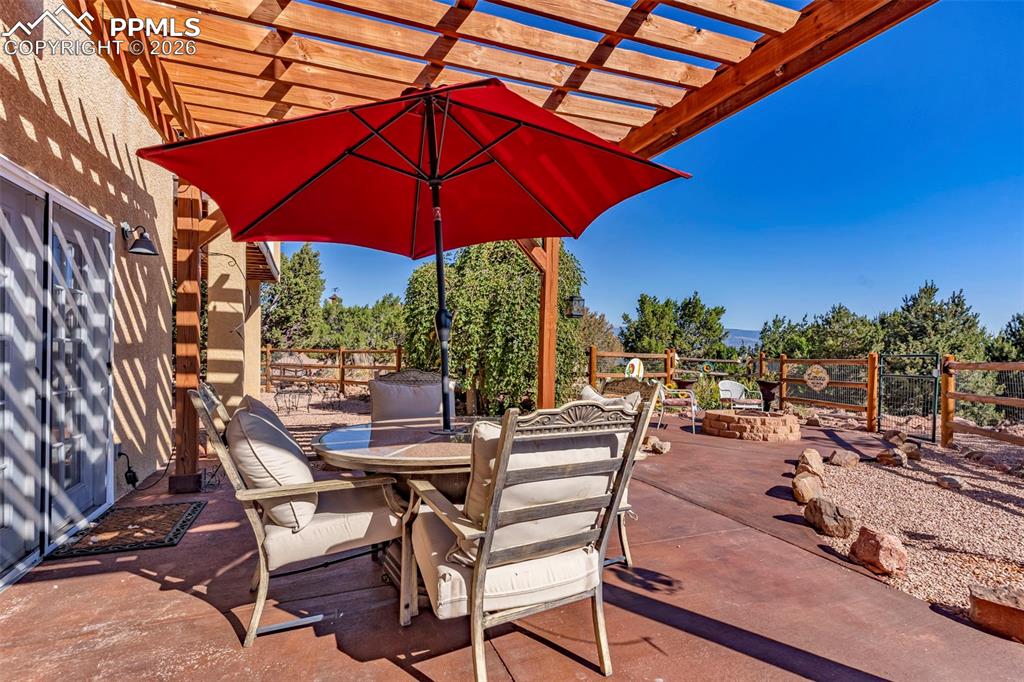 Image 40 of 50: Patio