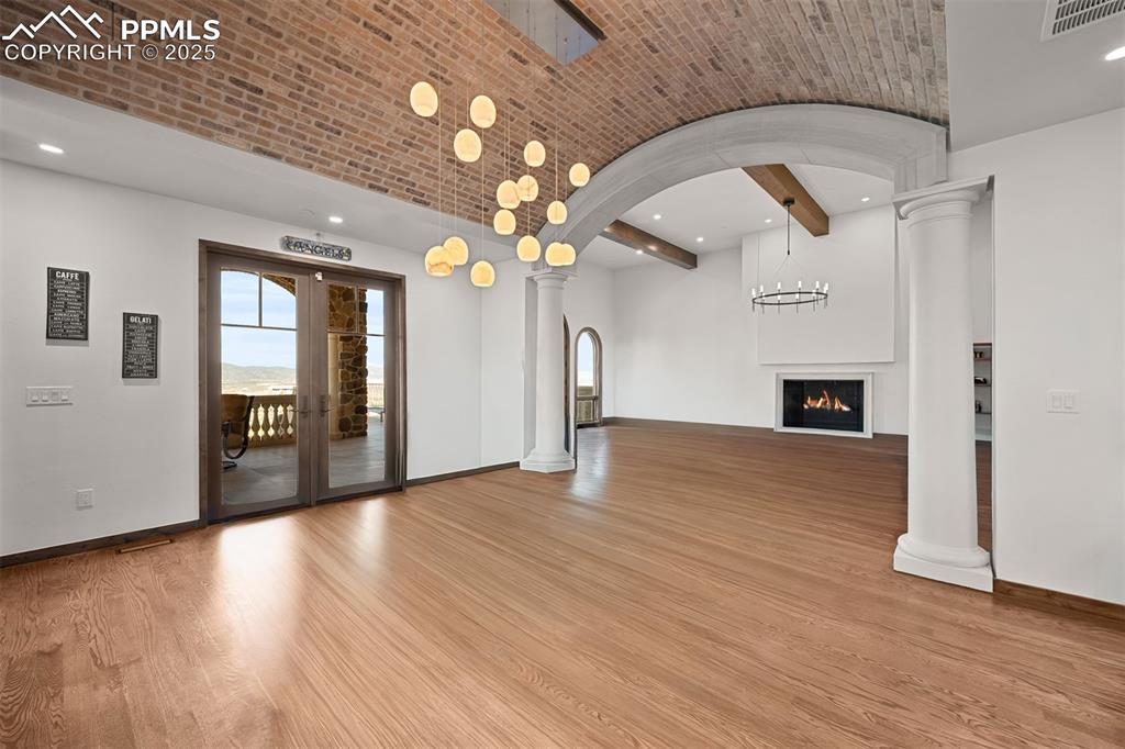 Image 12 of 36: Dining room - not staged.