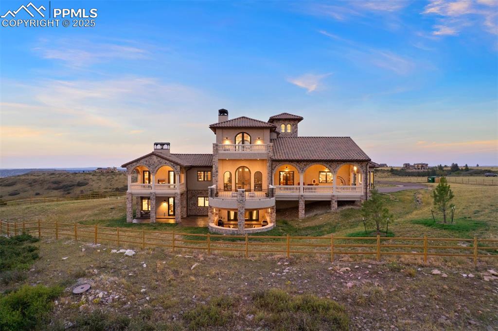 Image 3 of 36: Lives like the Italian countryside—but looks out over Colorado’s Front Rang