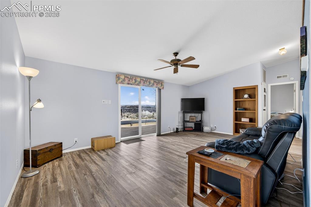 Image 10 of 40: Living Room