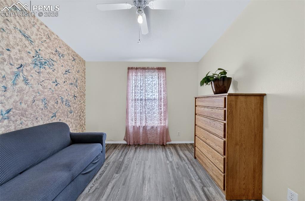 Image 22 of 40: Bedroom