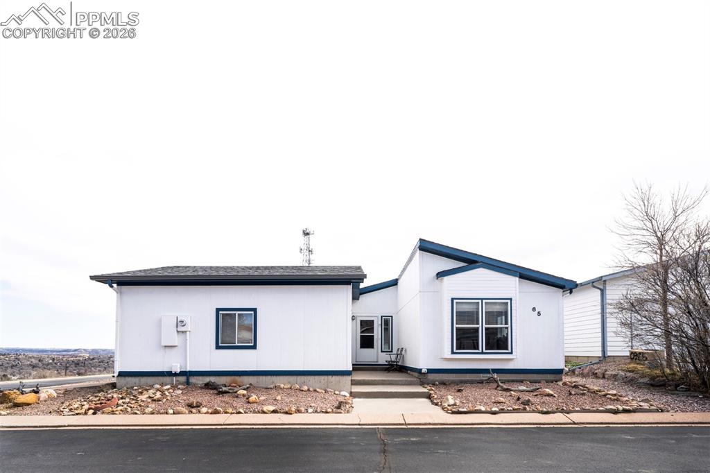 Image 3 of 40: Front of Structure