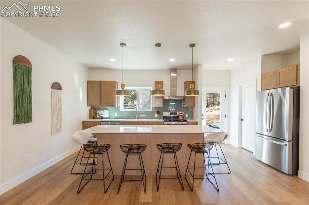 Image 10 of 30: Kitchen