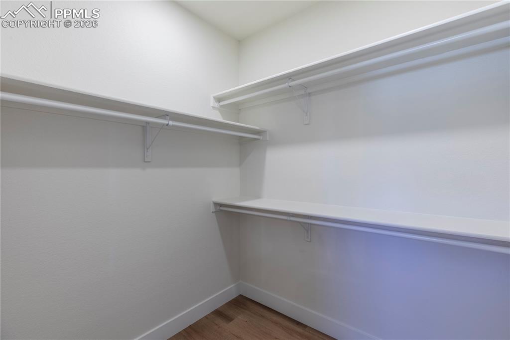 Image 18 of 30: Closet