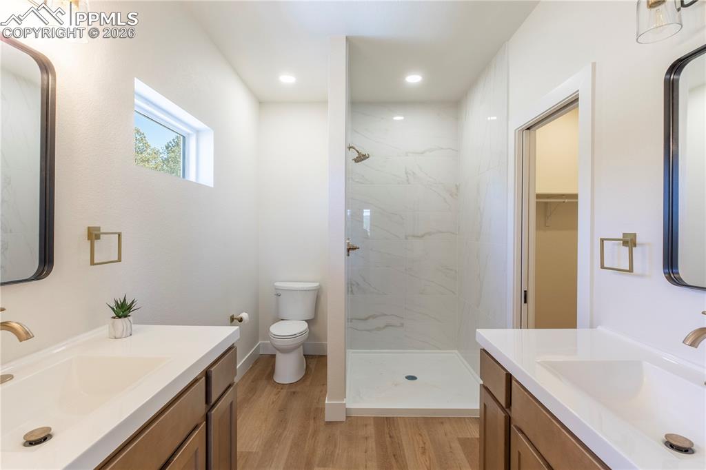 Image 19 of 30: Master Bathroom