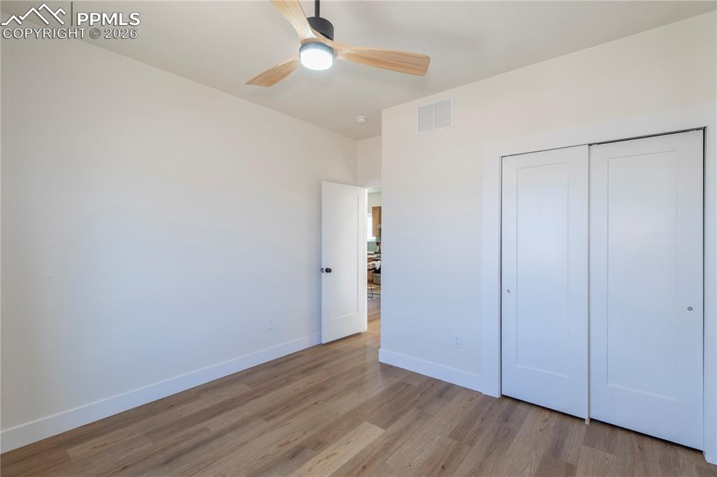 Image 24 of 30: Bedroom